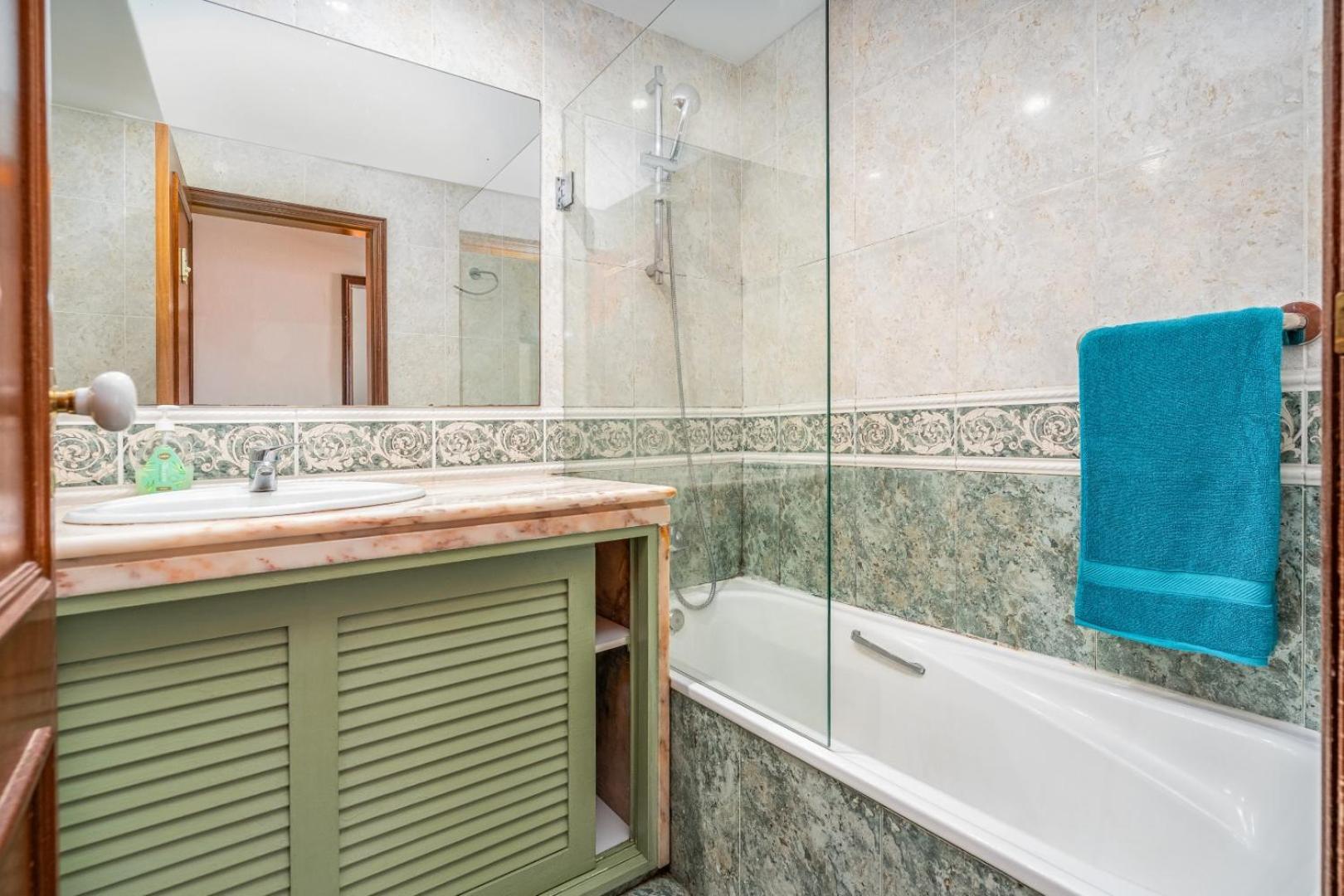 Two Bedroom - 110m2, Ac, Terrace, Wi-fi Apartamento *