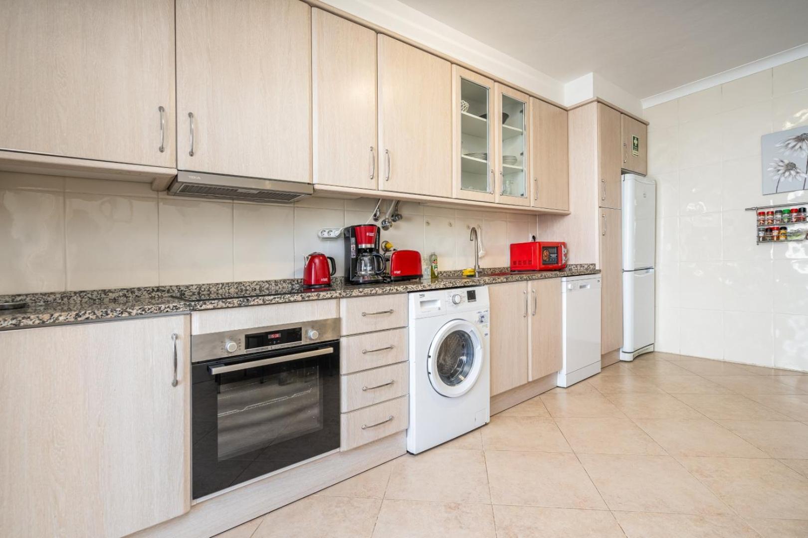 Two Bedroom - 110m2, Ac, Terrace, Wi-fi Apartamento