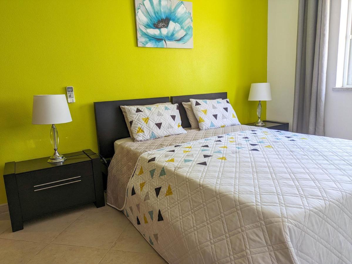 Two Bedroom - 110m2, Ac, Terrace, Wi-fi Lagos