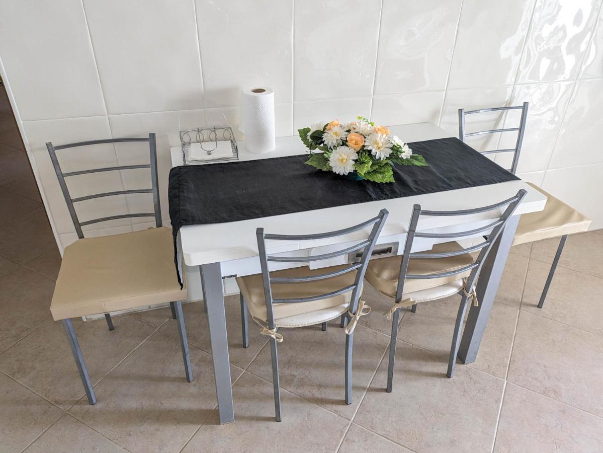 Two Bedroom - 110m2, Ac, Terrace, Wi-fi Lagos