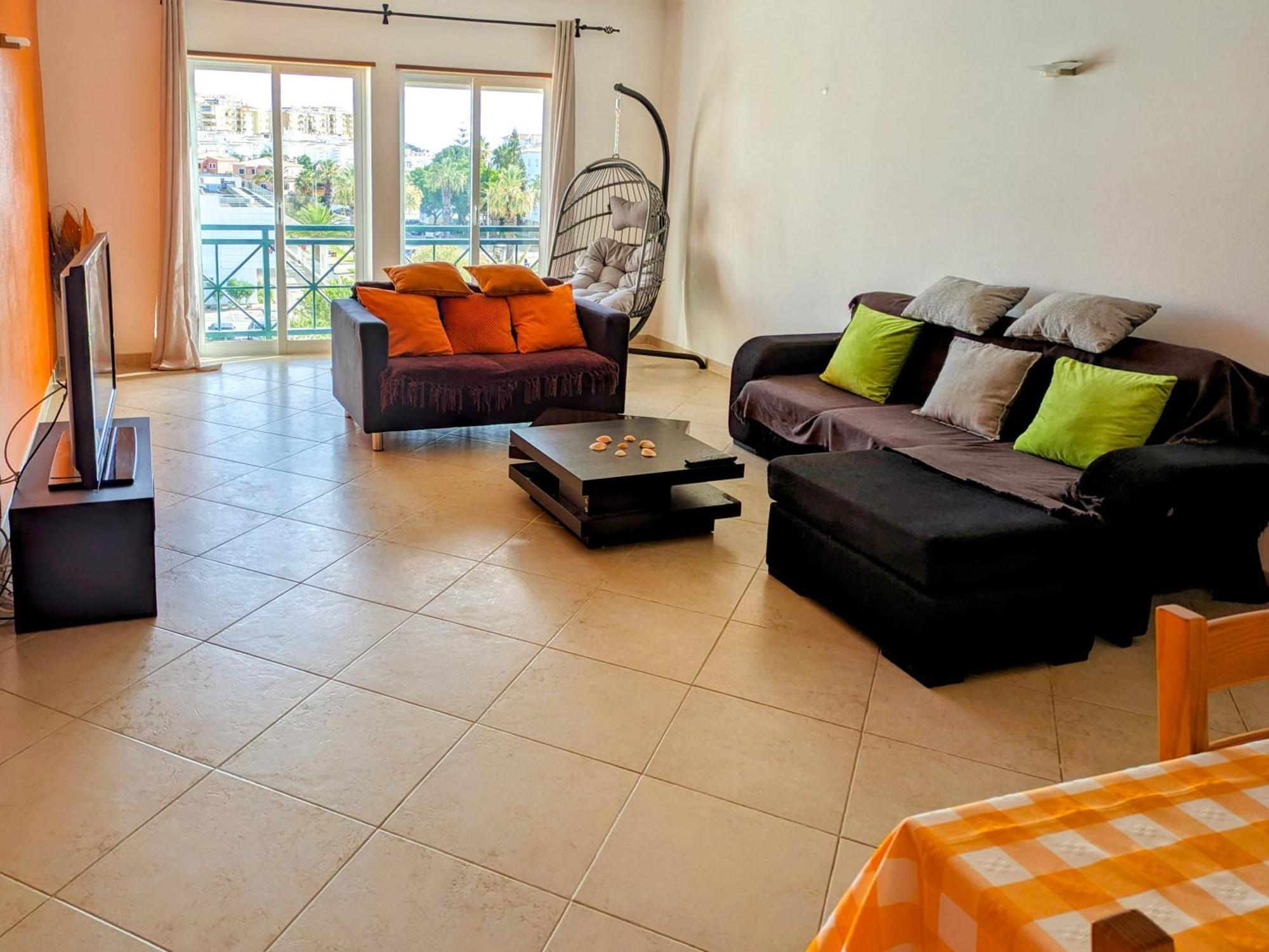 Two Bedroom - 110m2, Ac, Terrace, Wi-fi Apartment Lagos