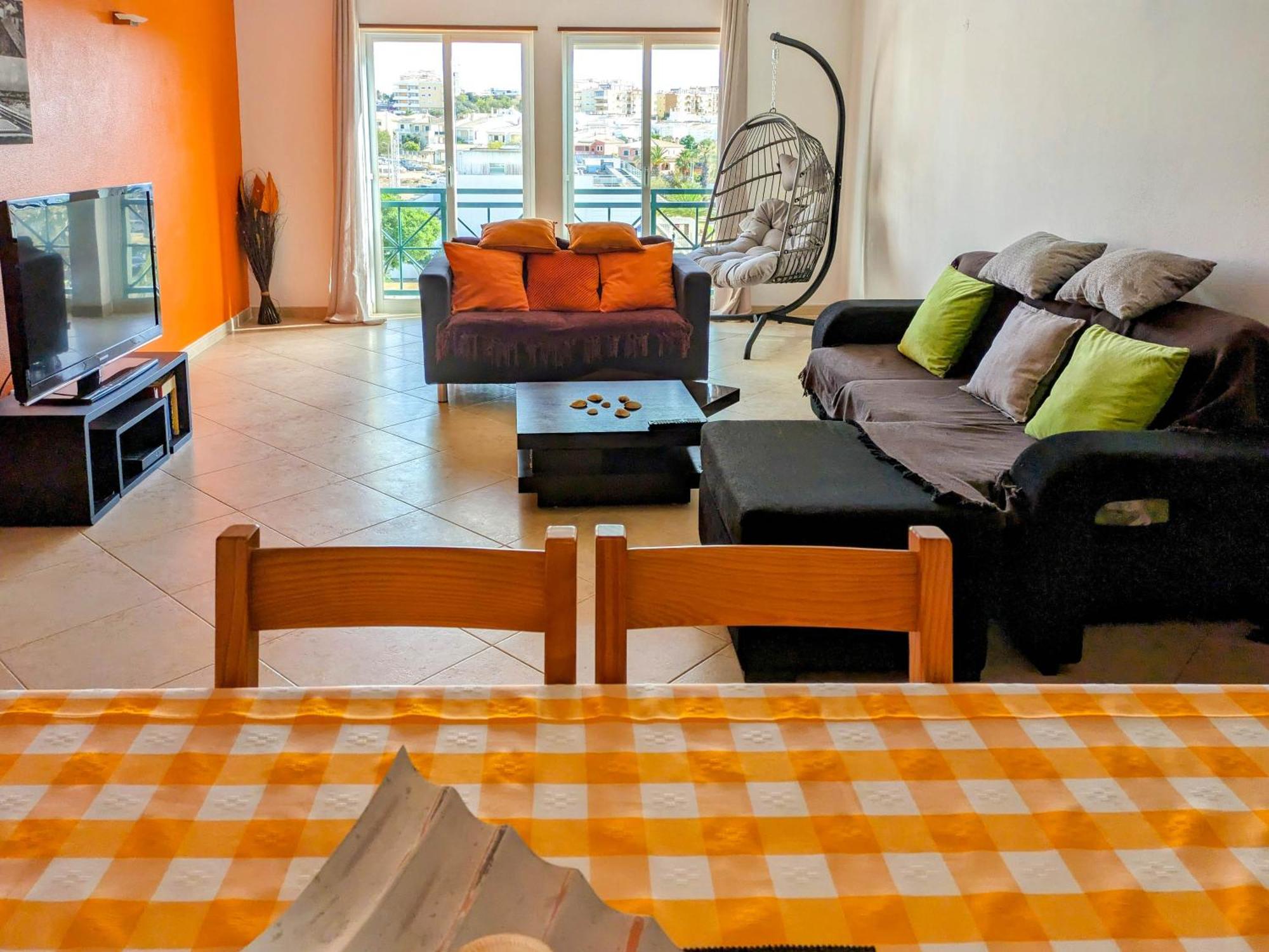 Two Bedroom - 110m2, Ac, Terrace, Wi-fi Apartment *