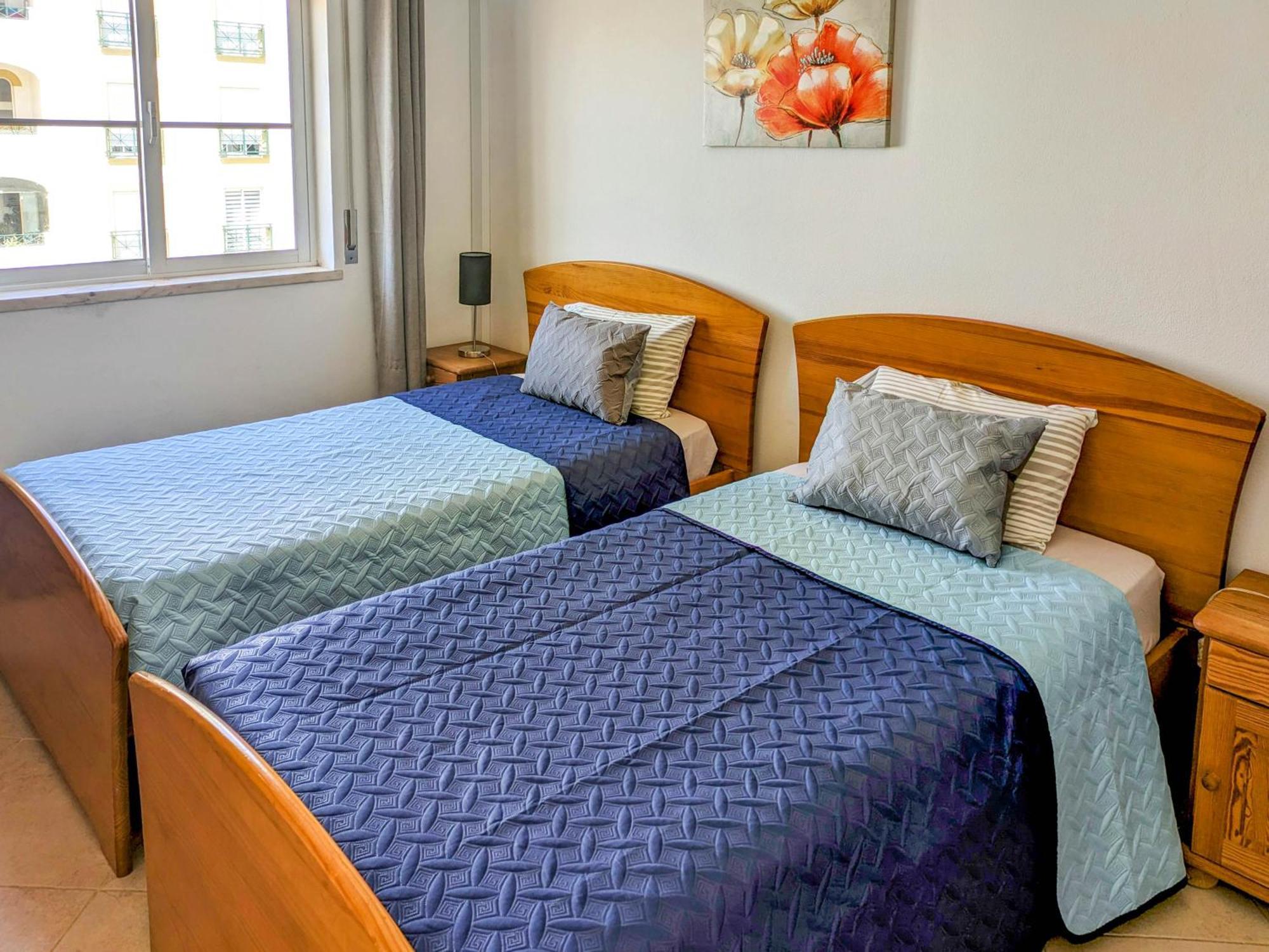 Two Bedroom - 110m2, Ac, Terrace, Wi-fi Apartment *
