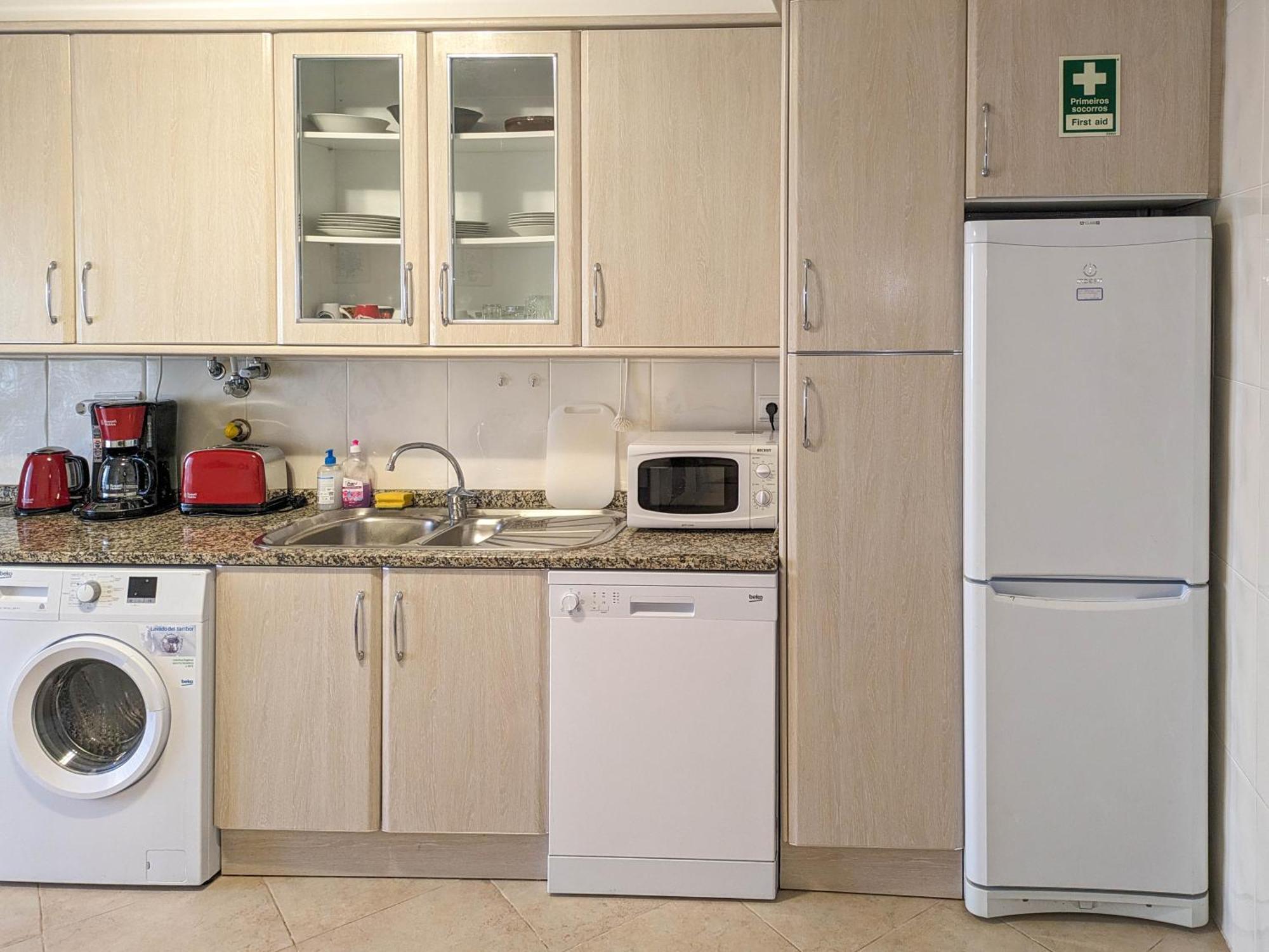 Apartment Two Bedroom - 110m2, Ac, Terrace, Wi-fi Lagos