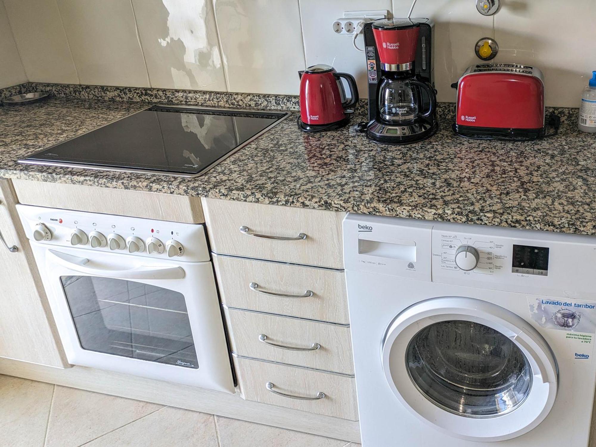 Two Bedroom - 110m2, Ac, Terrace, Wi-fi * Lagos