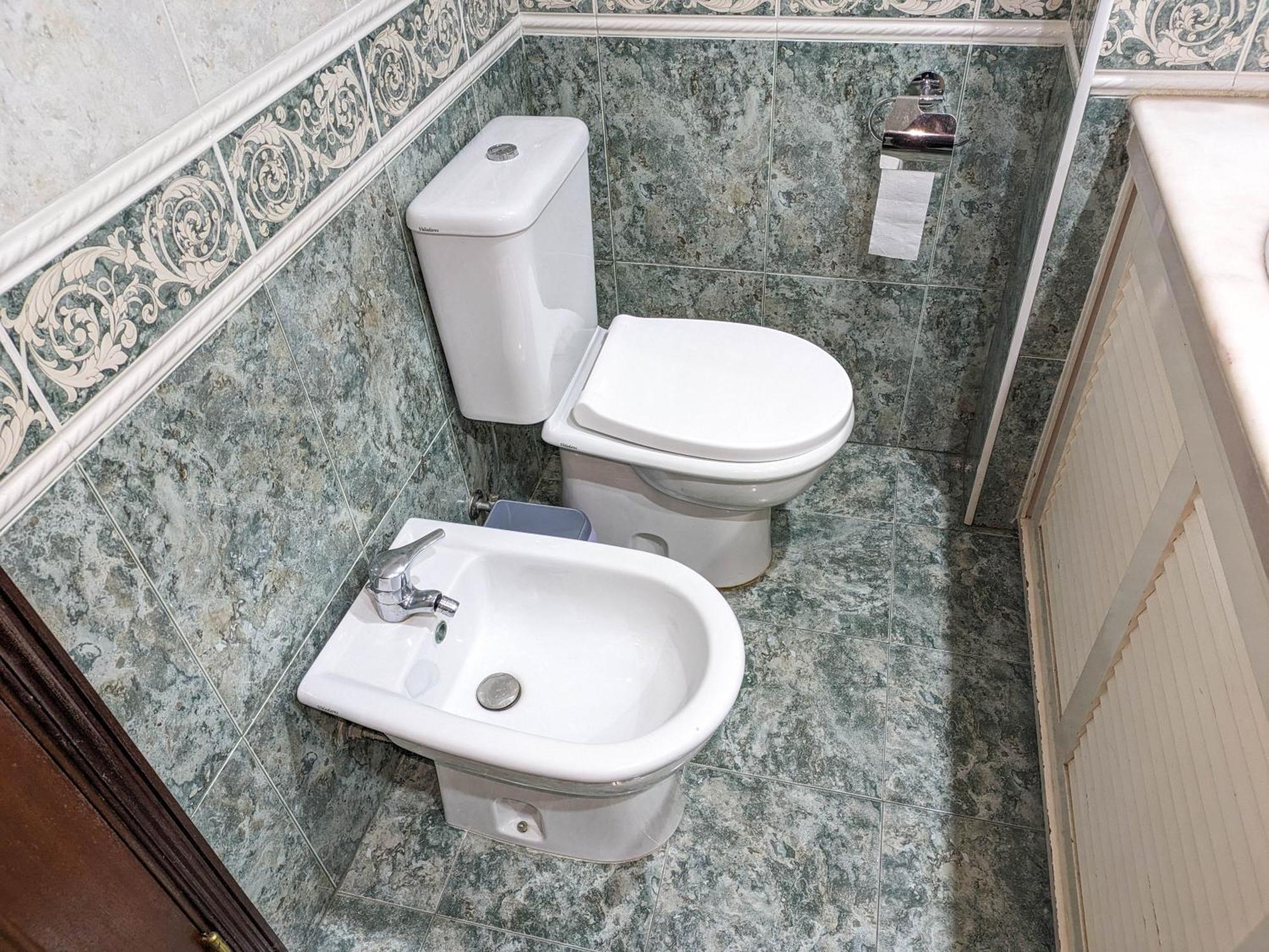 Two Bedroom - 110m2, Ac, Terrace, Wi-fi Apartment *